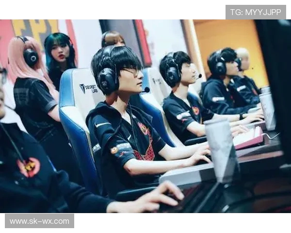 FPX战队在青年赛积分榜上以53分稳居第一名展现强劲实力 FPX战队在青年赛积分榜上以53分稳居第一名展现强劲实力