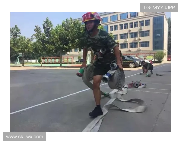 南京滑板队中路突破战术解析与实战应用探讨 南京滑板队中路突破战术解析与实战应用探讨