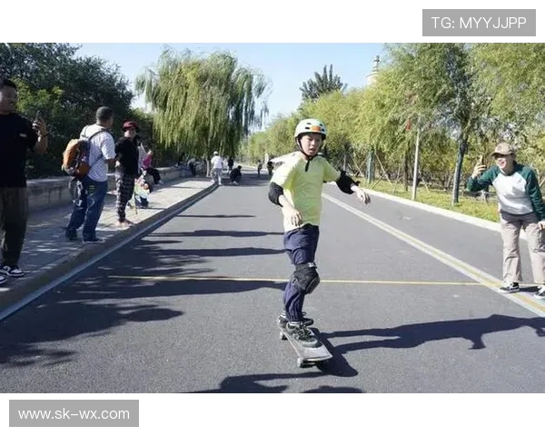 广州滑板队转型之路:从马拉松大满贯到竞技新高峰的探索与挑战 广州滑板队转型之路:从马拉松大满贯到竞技新高峰的探索与挑战