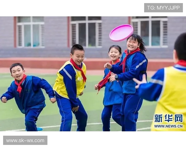 李丽独家分享飞盘技巧与心得体会助你轻松掌握这项运动的乐趣与魅力 李丽独家分享飞盘技巧与心得体会助你轻松掌握这项运动的乐趣与魅力