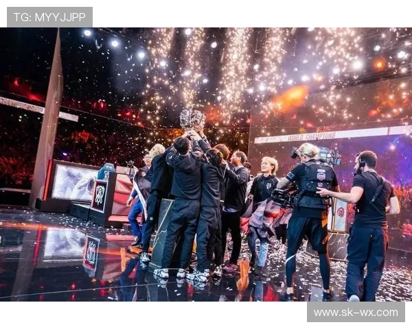 英雄联盟意识排行榜揭晓FPX荣登第五名引发热议 英雄联盟意识排行榜揭晓FPX荣登第五名引发热议