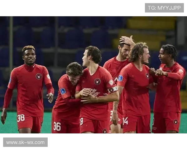 米迪兰特与斯拉维亚的激烈对决揭示足球战术与团队协作的魅力